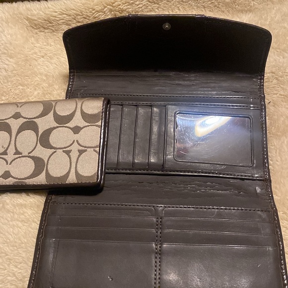 Wallet - Picture 3 of 5